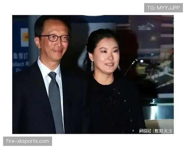 伏明霞一出场，奢华生活细节比明星还会藏，谁能想到她私下这么...